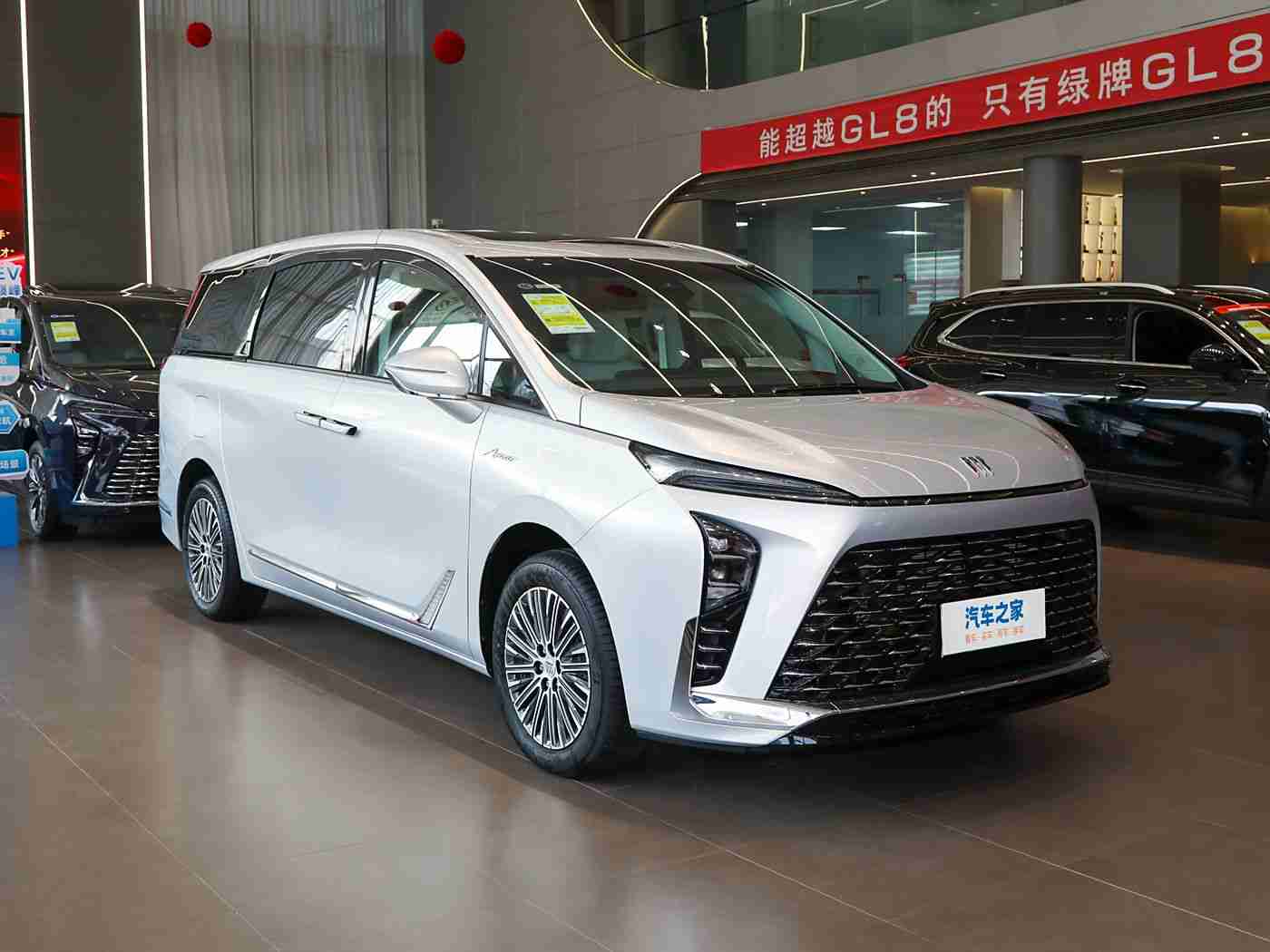 男生把小困困放到女生困困里:智能跨界新风尚,小困困打造女性专属车界潮流-2