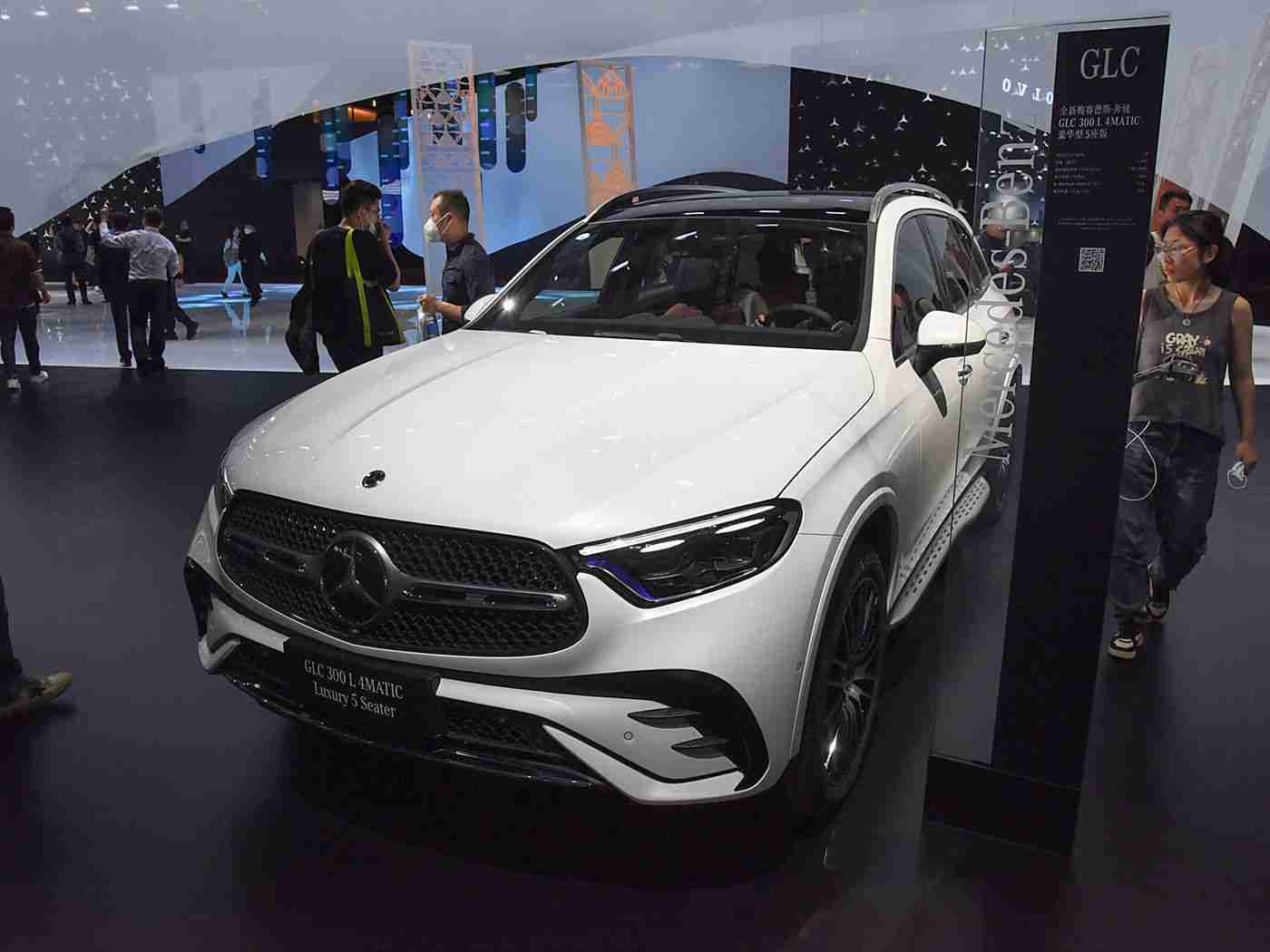 皇子成年礼共大臣使用：豪华SUV新贵登场，尊享版特别版引关注，期待瞩目未来-2