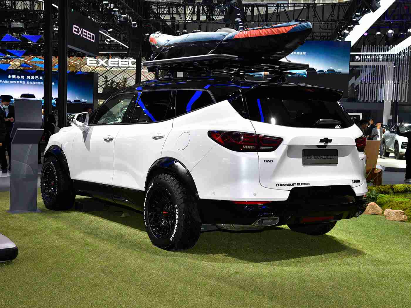 真人拔萝卜：新能源汽车动力挑战，绿色出行新风尚-4