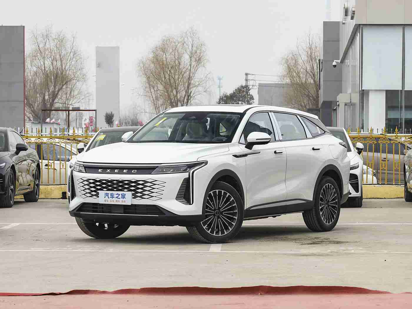 www黄色：新能源汽车领跑者www黄色：科技赋能，续航巅峰，智能驾驭，引领未来潮流-2