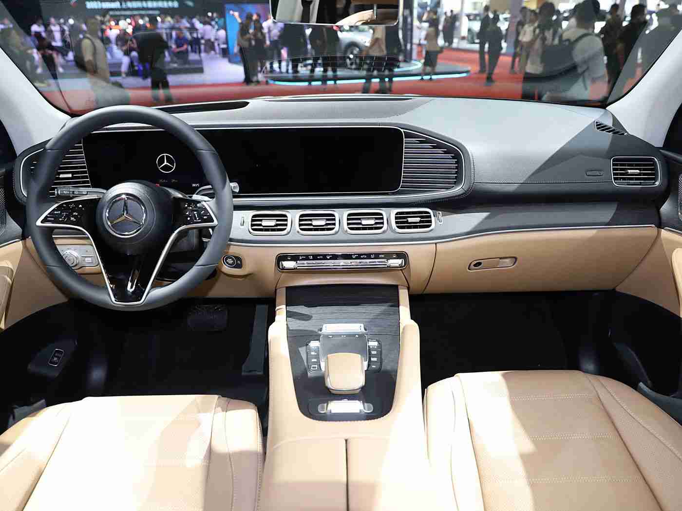 打扑克又叫又疼：智能护航，人性化关怀，科技助力新驾驶体验：畅享便捷与温馨的智能汽车生活-1