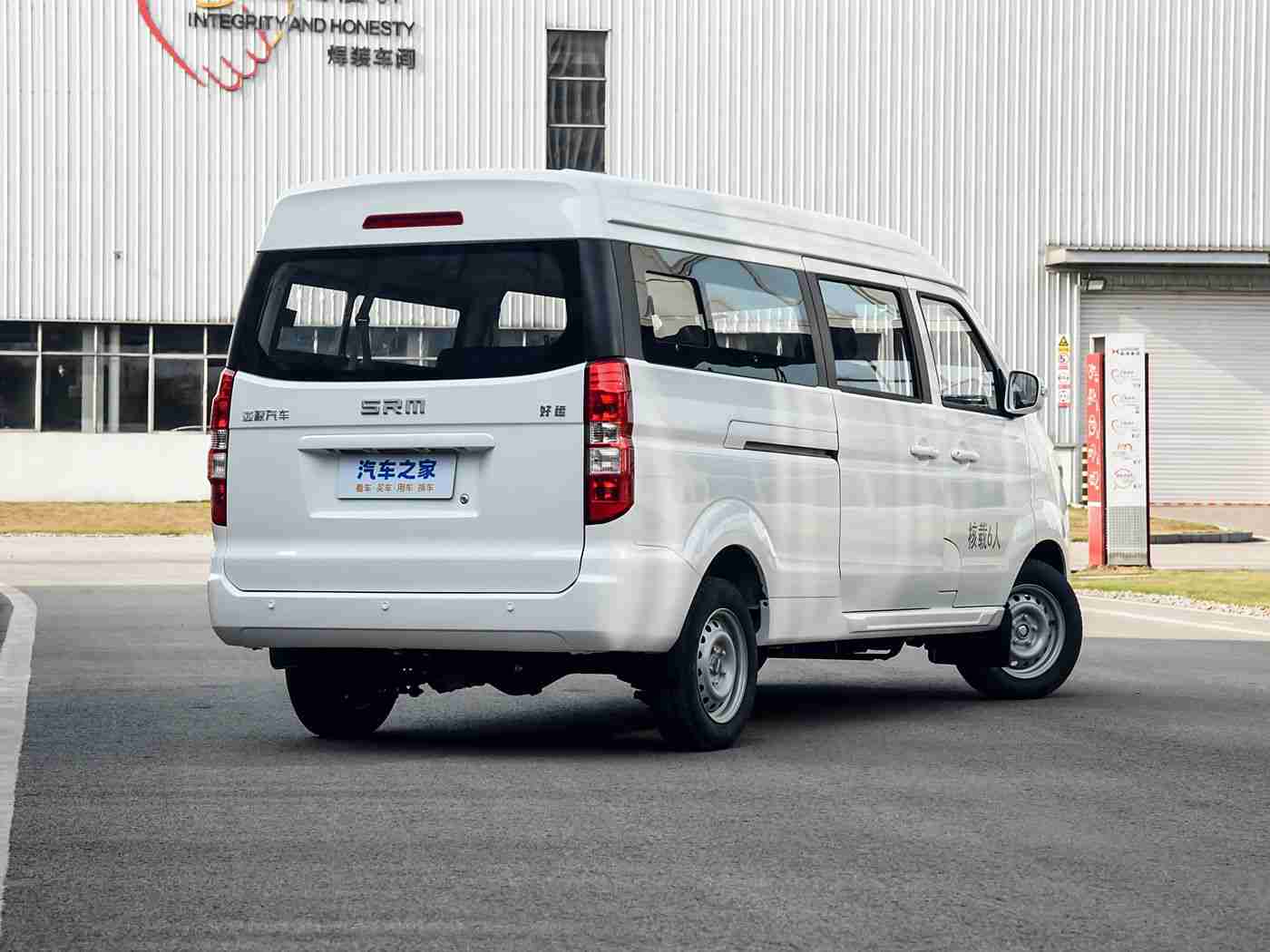 五月丁香花婷婷：五月新势力绽放，中型SUV（车型名称）引领潮流，时尚科技两不误-3