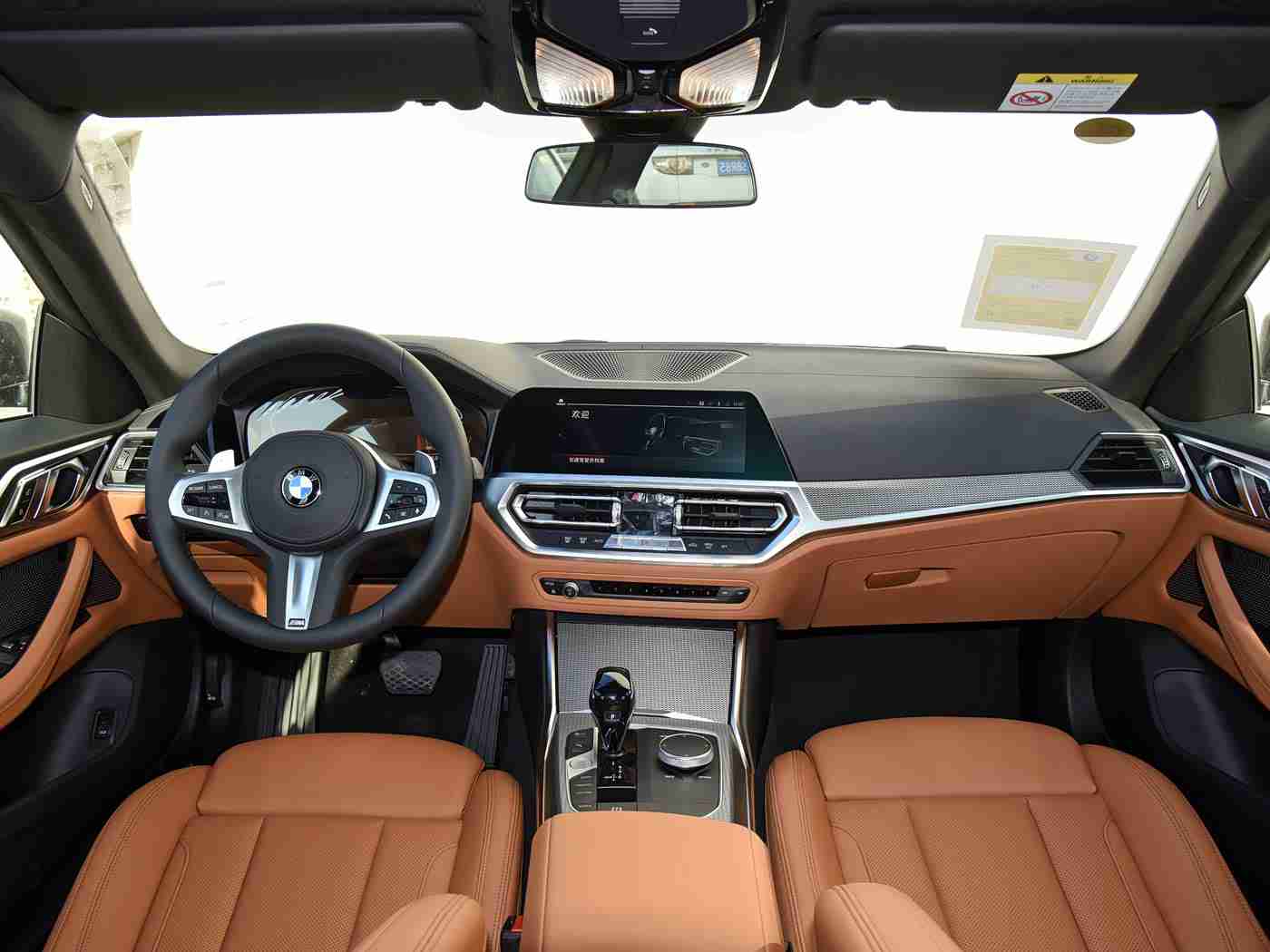 国精产品一二四区黑人：国精新品惊艳上市，动感设计+卓越性能，引领汽车市场潮流-1