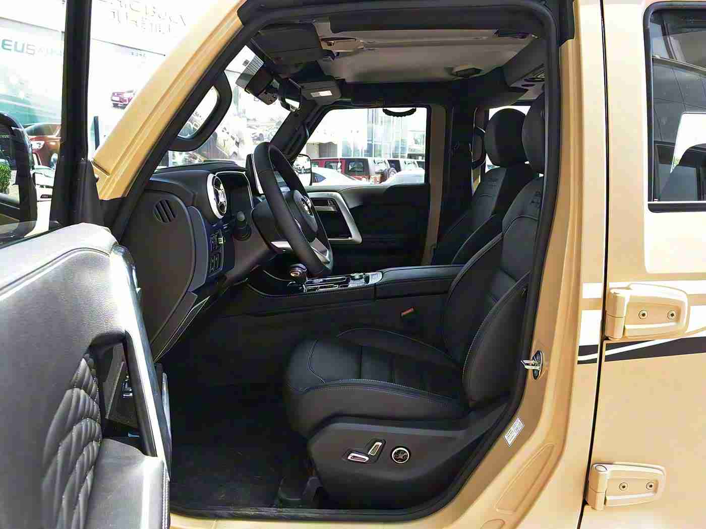 陈冠希用嘴让阿娇高潮：星夜熠熠，速度激情：陈冠希概念车引领未来驾驶新风尚-1