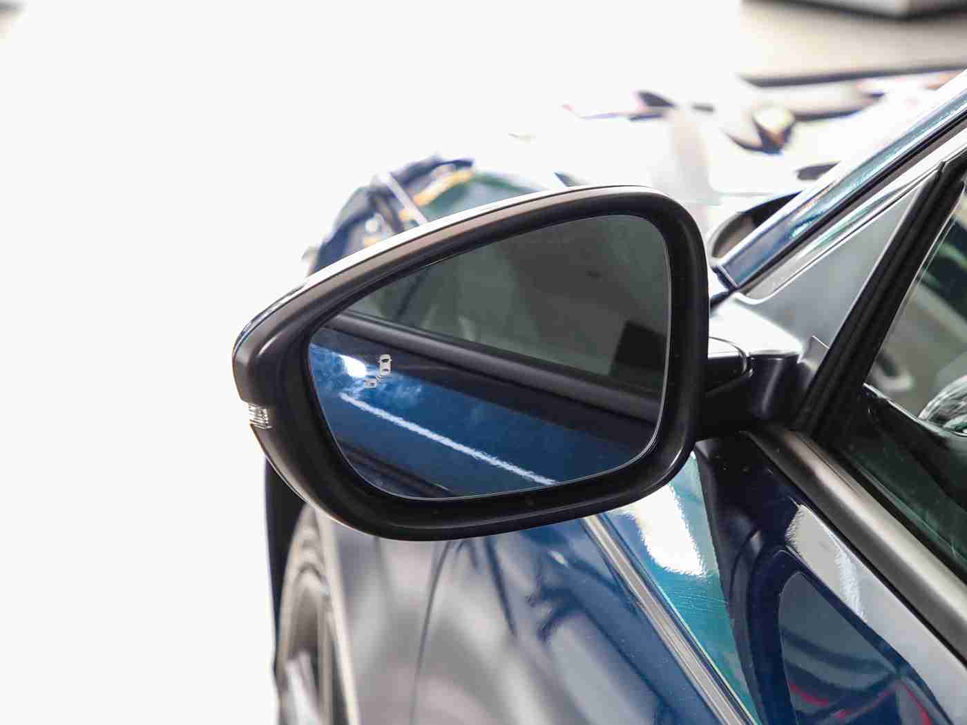 妈妈孩儿小马拉大车：涡轮动力小身材，家庭出行新选择：揭秘新型汽车独特优势-5