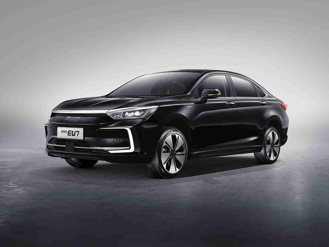 app下载3.0.3免费装妆2025：汽车出行新助手：“一站式”智能应用助力便捷出行-1