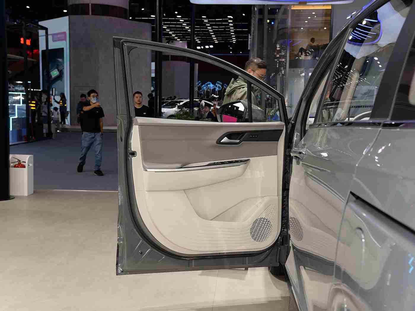 黄色软件app大全免费下载2024：汽车行业新利器：免费App助您轻松掌握汽车资讯与配件信息-4