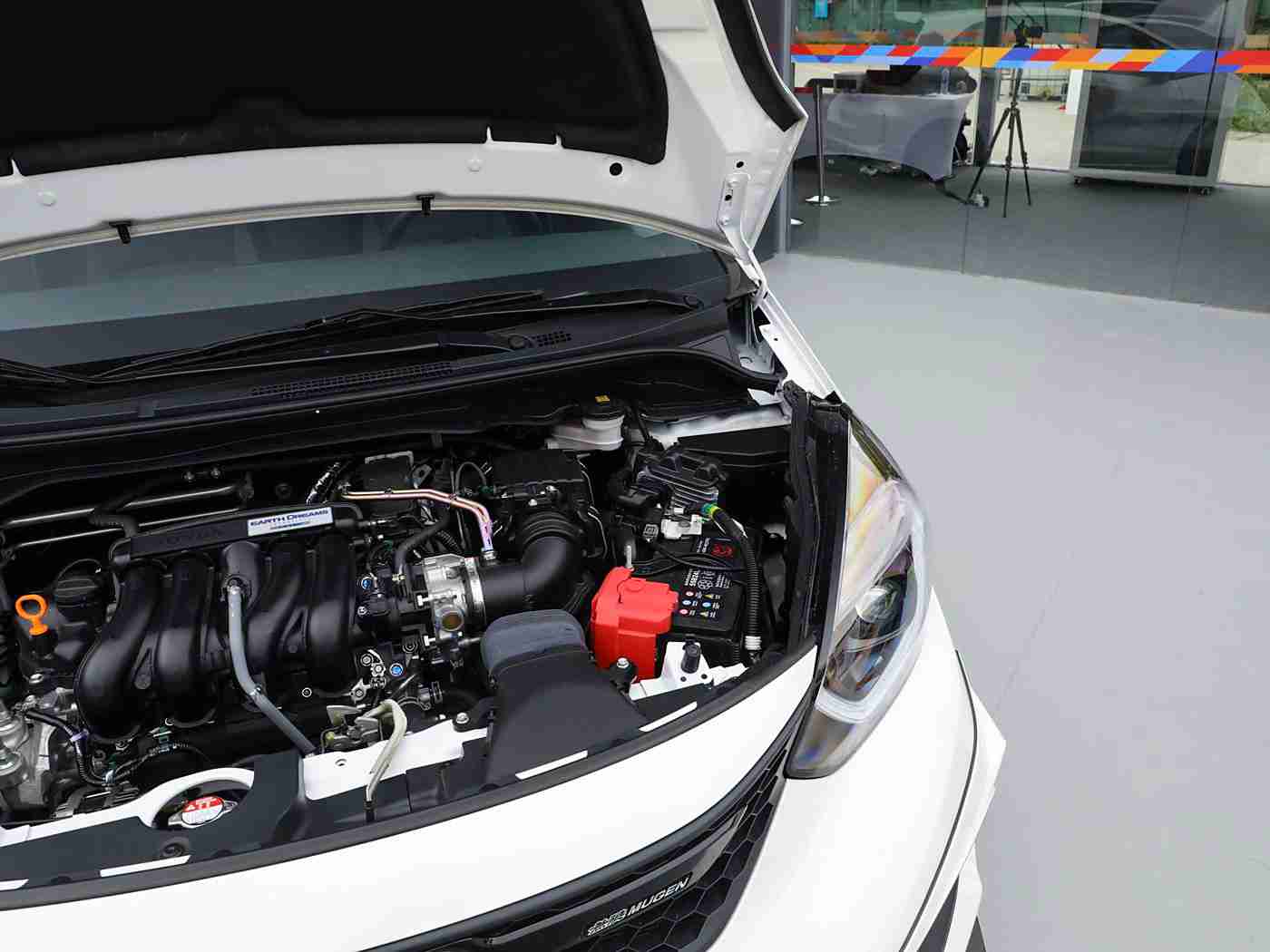 18黄色软件：汽车行业新变革：“智能辅助+人车互动+节能环保”引领未来出行新体验-4