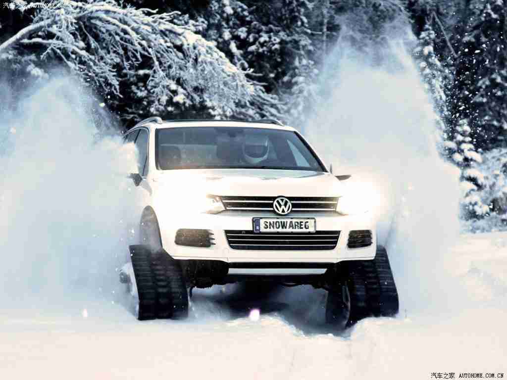 王者女性的全身无小爱心壁纸：绽放女性魅力，驾驭个性座驾-4