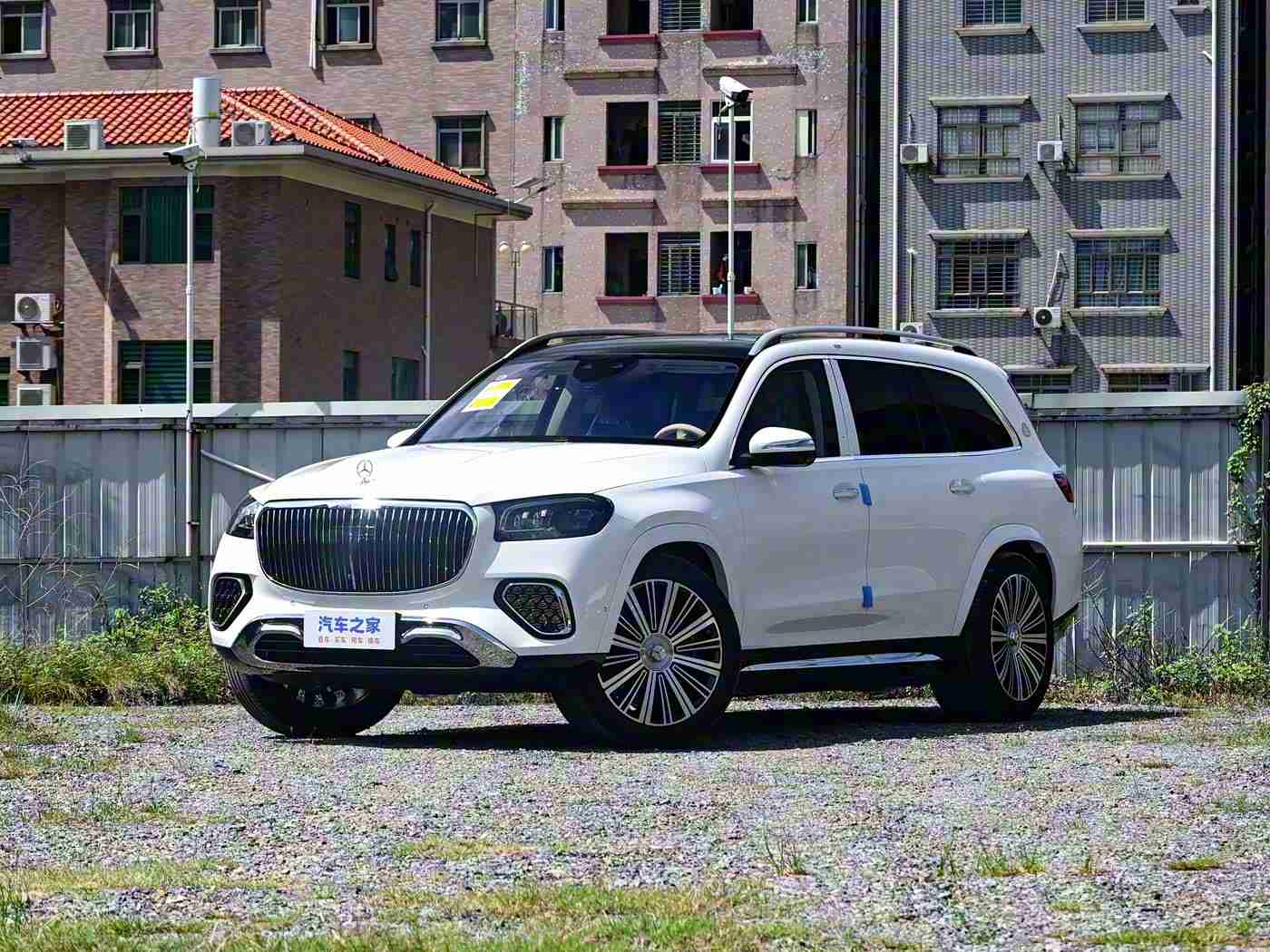 女人和公豬交全套：“全新车型惊艳亮相：创新内饰设计，人性关怀与卓越性能并存，引领汽车市场新潮流”-3