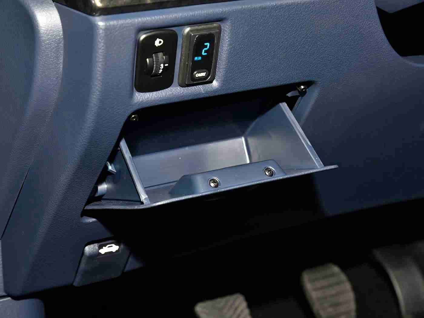 少妇被按摩师摸高潮了：“智能按摩座椅惊艳亮相，新型汽车舒适体验令人惊叹，科技革新驾驶新境界”-1