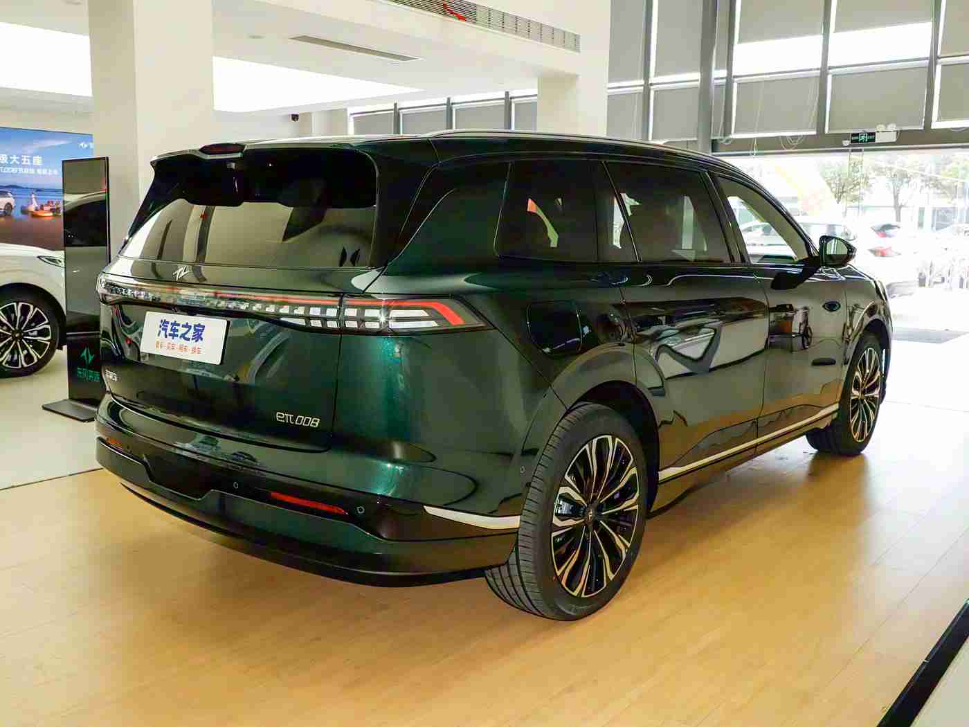 中国公厕军人GayFuCK：军人遭遇引关注，公共设施管理待升级，社会共筑美好环境-1