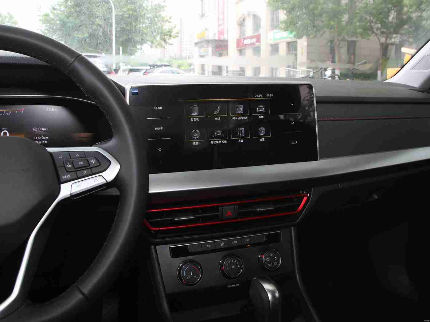 机机和机机手机免费大全：新能源汽车崛起，智能驾驶新时代：手机免费大全助力汽车行业创新变革-1