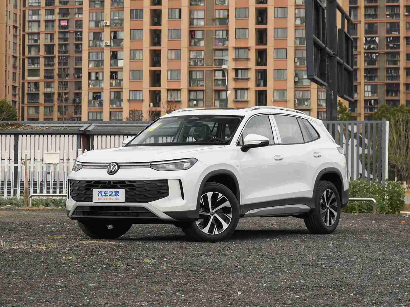 爱情岛入口：浪漫驾临，爱情主题汽车新宠，独具匠心诠释温馨出行-3