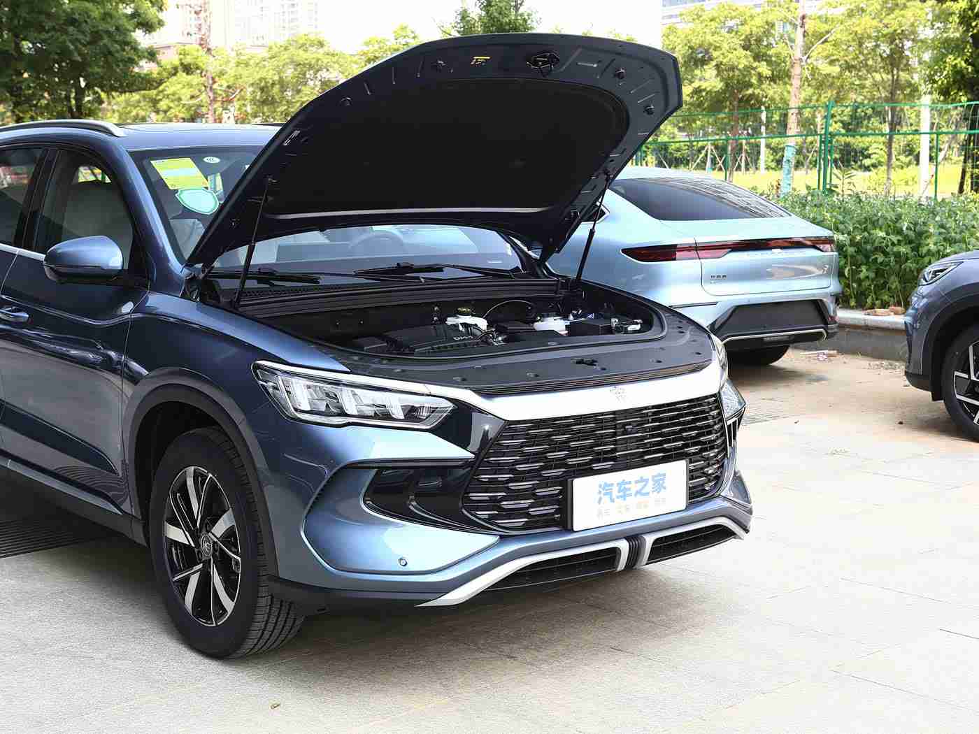 黄色软件免费观看：智能驾驶新体验：创新应用引领汽车行业发展，打造安全便捷驾驶新潮流-3