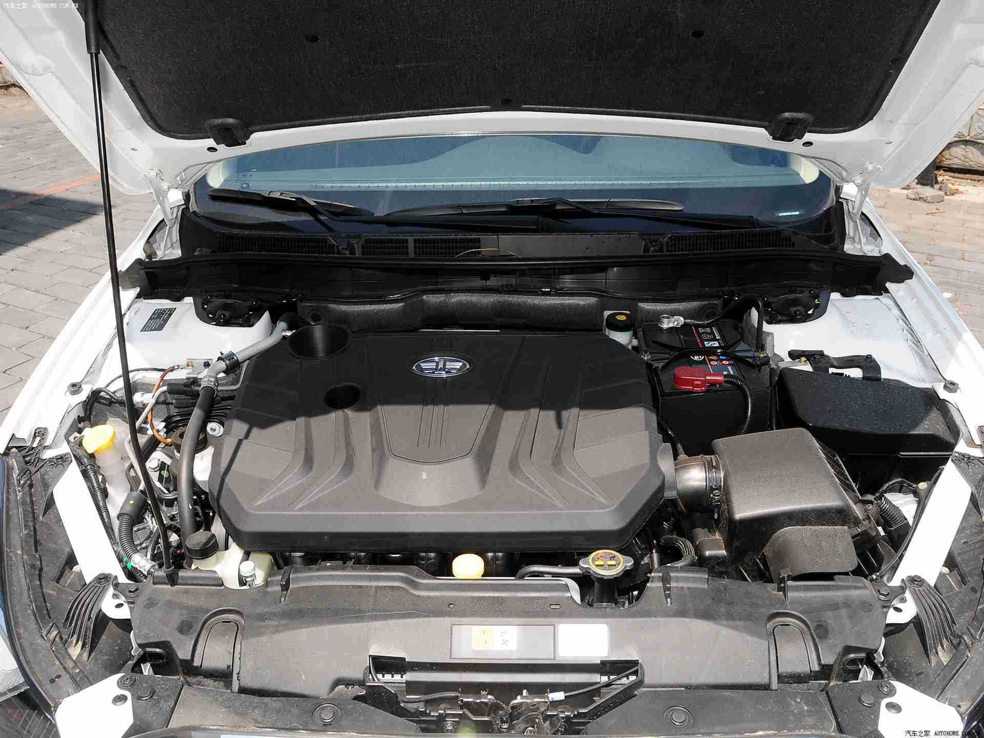 网曝黑料吃瓜国产精品:国产SUV引热议:性能卓越却遭质疑,真相如何?-1