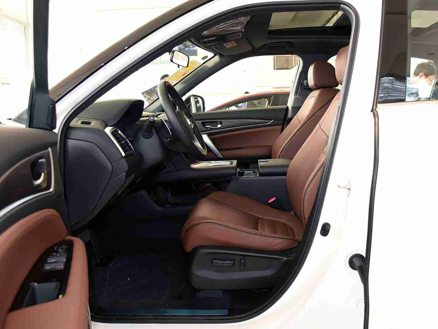 男生搞女生的软件：智能护航，安全出行，科技守护汽车新纪元-1