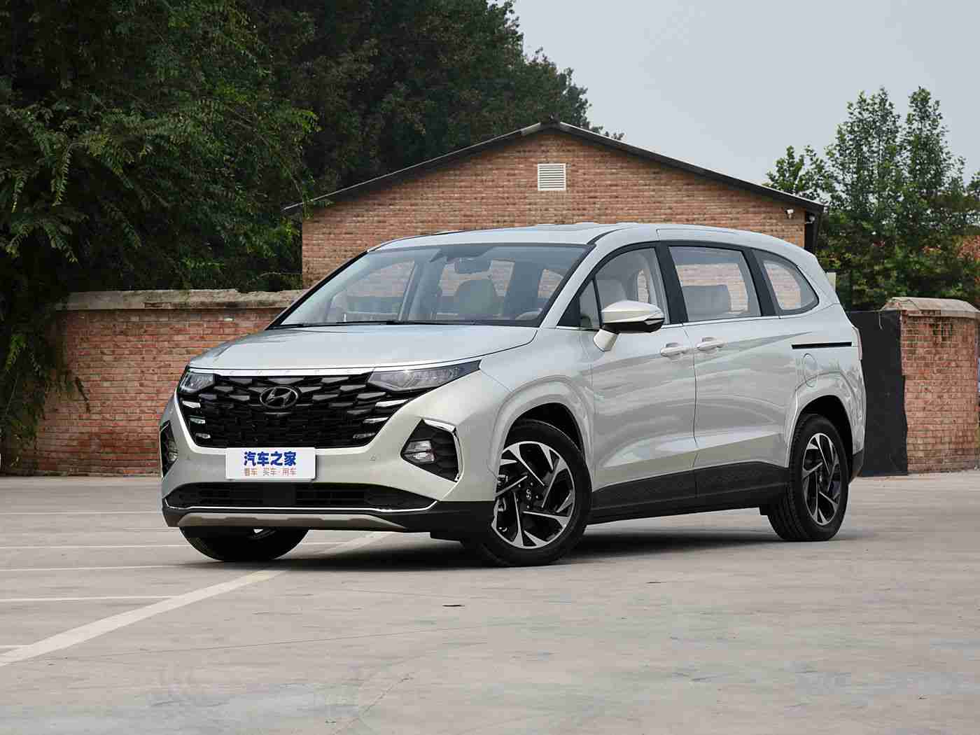 色多多：时尚新潮，性能卓越：全新家用车“色多多”受热捧，引领市场新潮流-3