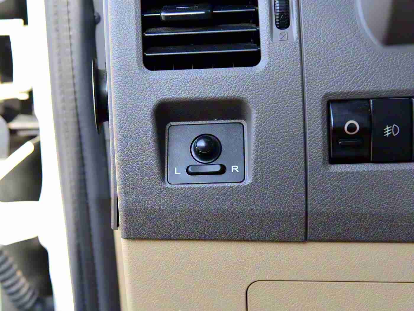 黑料网曝大瓜：颠覆传统，性能卓越：全新车型惊艳亮相，引领汽车市场新潮流-1