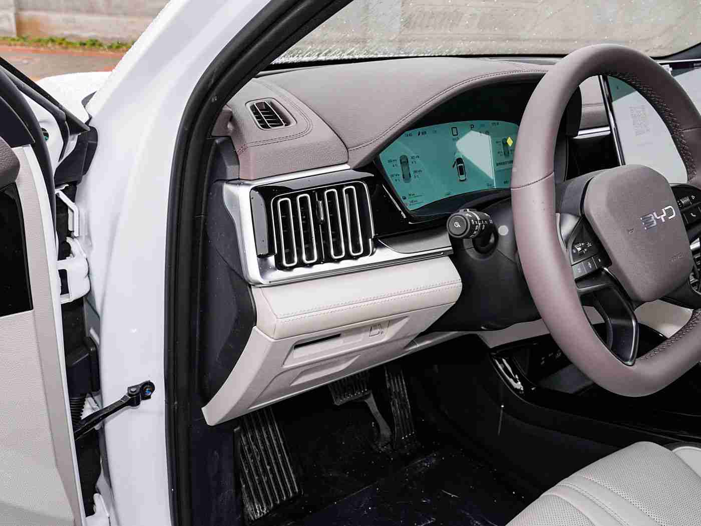 网爆黑料：“品质之光遇挑战，理性购车共守护——汽车行业品质再起航”-1