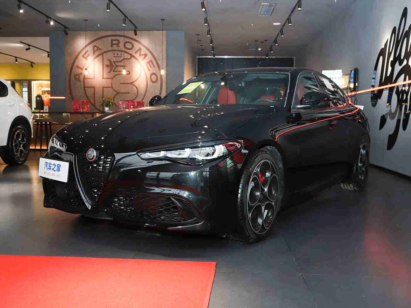 阿娇陈冠希露双奶头被删视频：“明星效应与车企营销：平衡私生活与公众形象，塑造汽车品牌新形象”-1