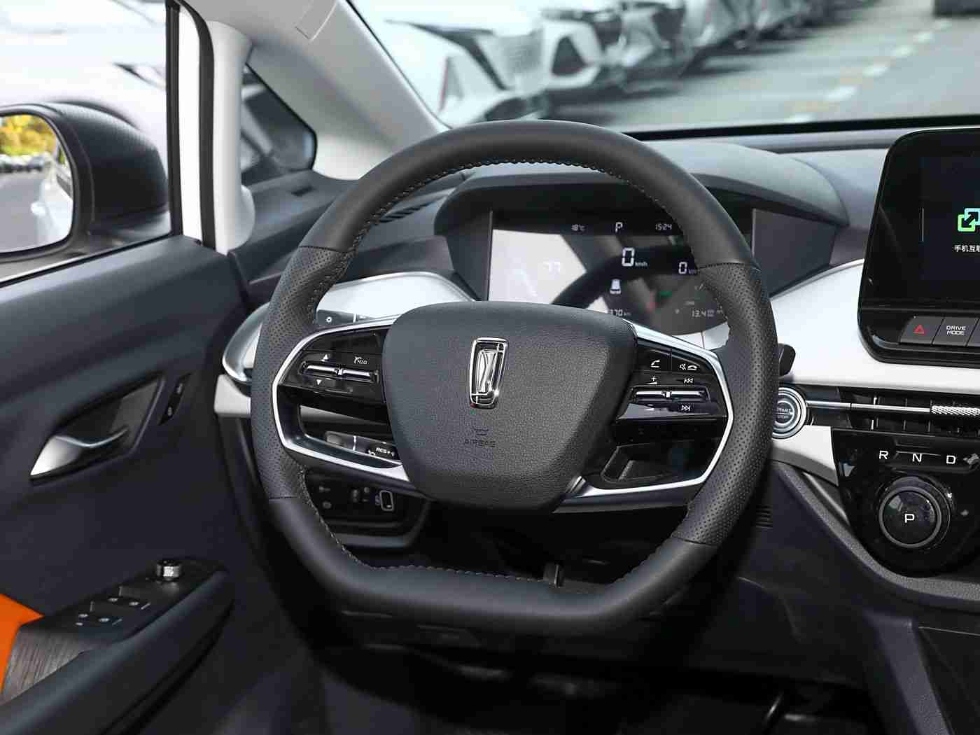 国精产品一区二区：国产品牌璀璨夺目，国精汽车品质领航：多款车型满足您个性化需求-2