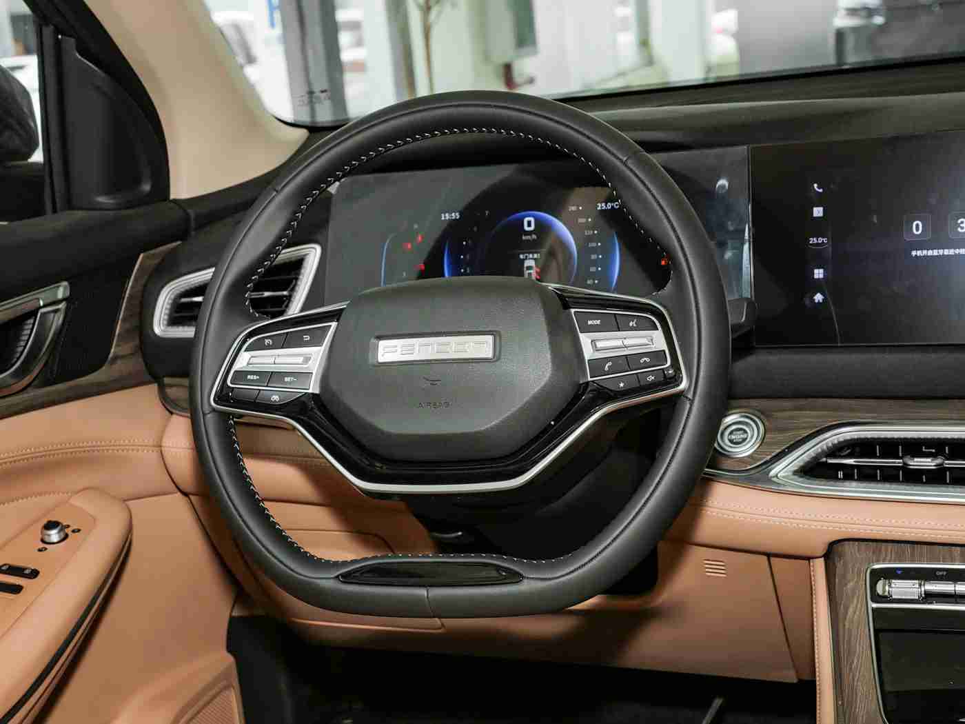 天天操夜：“混合动力科技驱动，智能舒适新体验：新车上市引关注，畅享非凡驾驶乐趣”-4