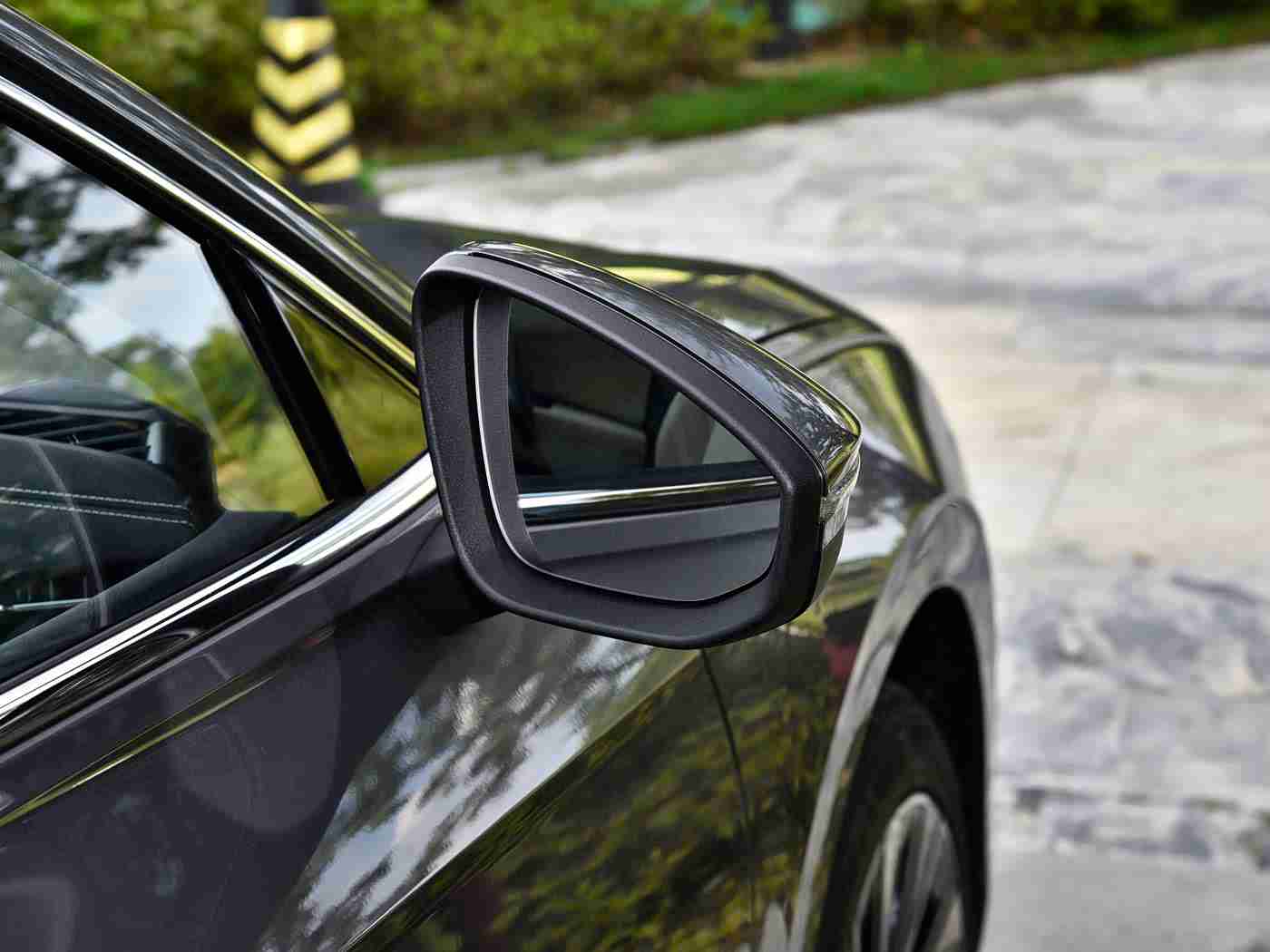 十大黄：黄色彩绘车潮涌，时尚驾驭新风尚-2