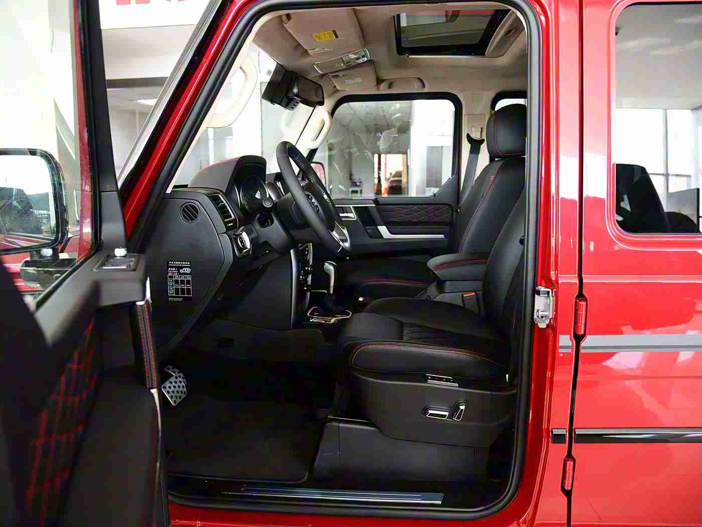 黄色软件VIVO：科技赋能驾驶新体验，智能手机VIVO引领汽车行业创新潮流-2