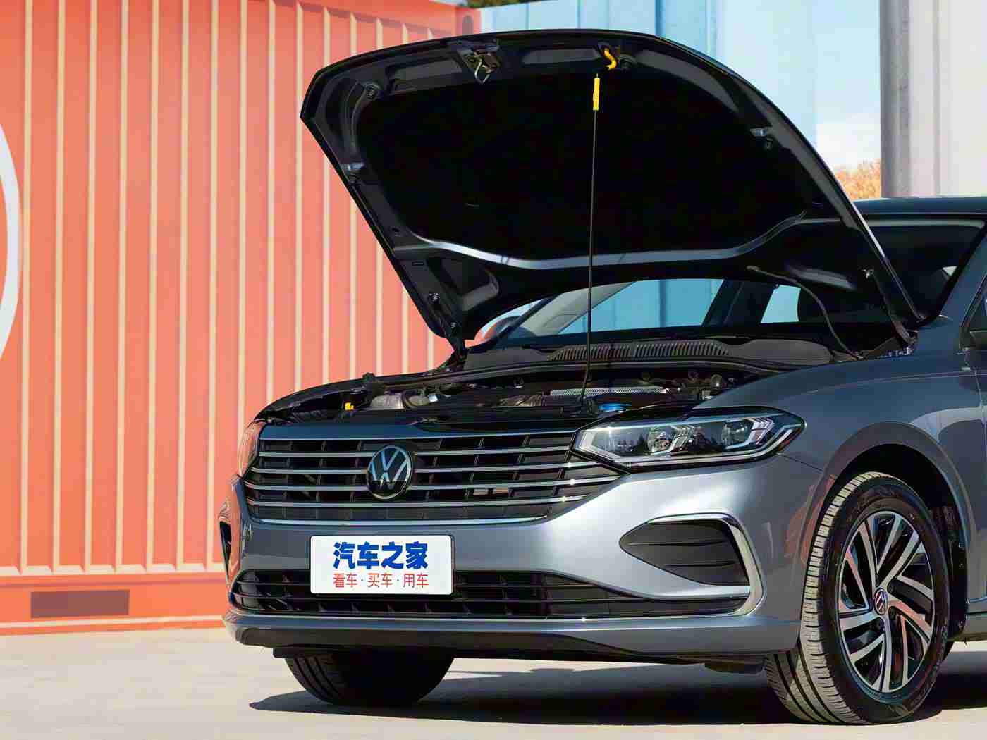 富二代黄色:“炫彩动心,豪华智控——新潮“黄”领驾驭风尚”-1