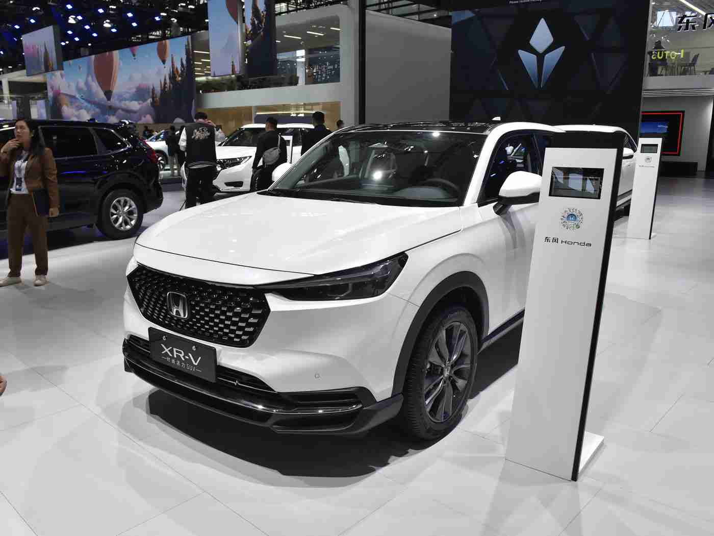 国产成人大片：龙行SUV引领国产高端新潮流，创新设计性能卓越，市场前景备受期待-4