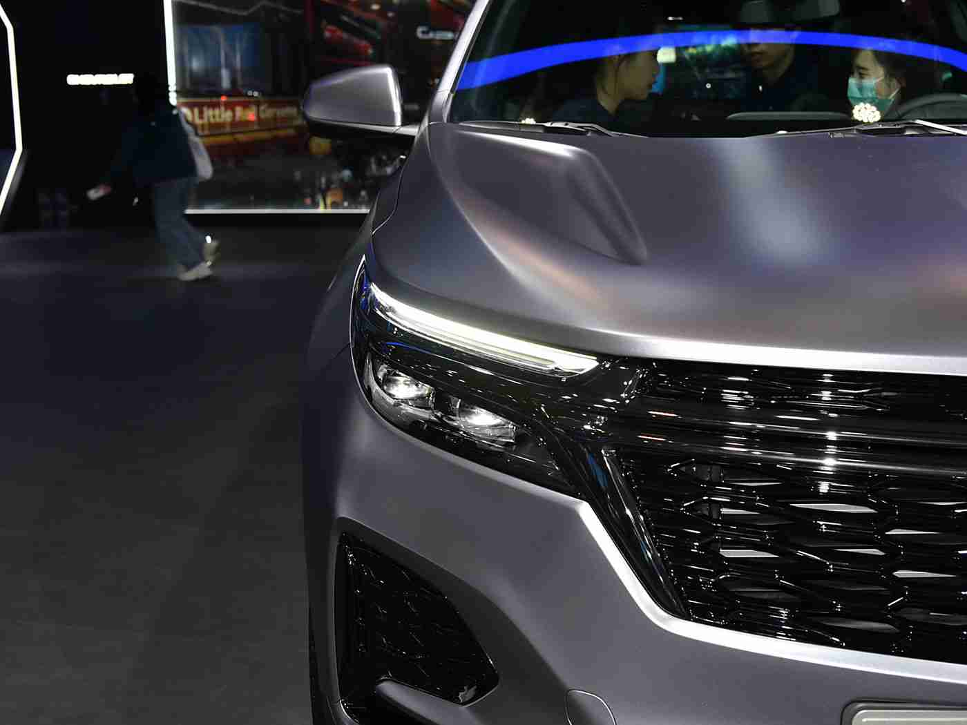 男生女生打扑克差差差：性别差异大揭秘：男性女性汽车选购偏好全解析-2