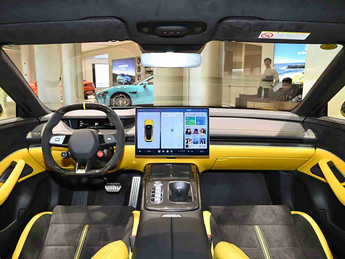 免费黄色软装：汽车品牌推出惊喜政策，免费提供时尚黄色内饰，引领个性化潮流-3