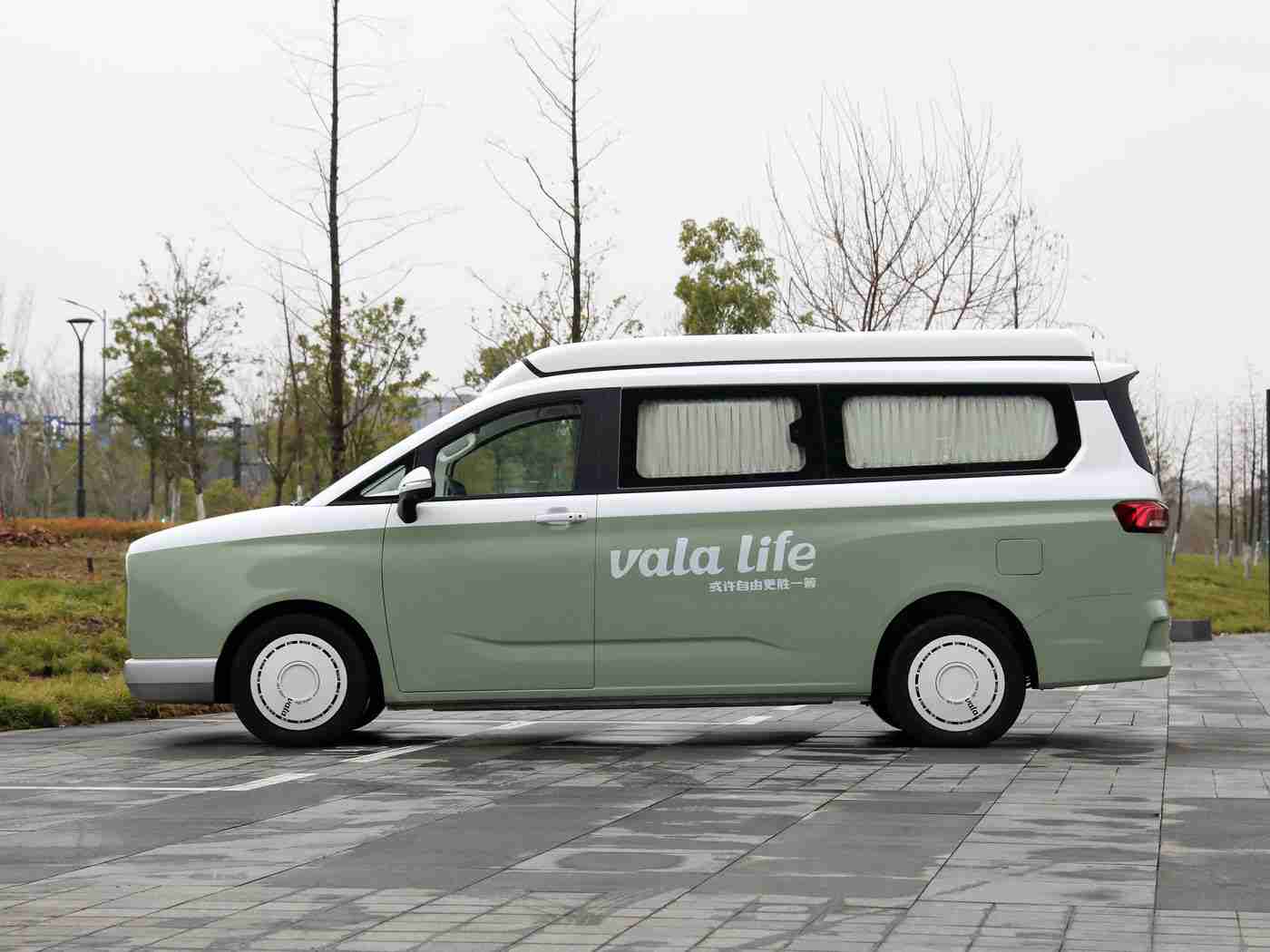 黄色免费应用：驾驶无忧，智慧出行：揭秘实用安全免费应用，助力车主便捷生活-1