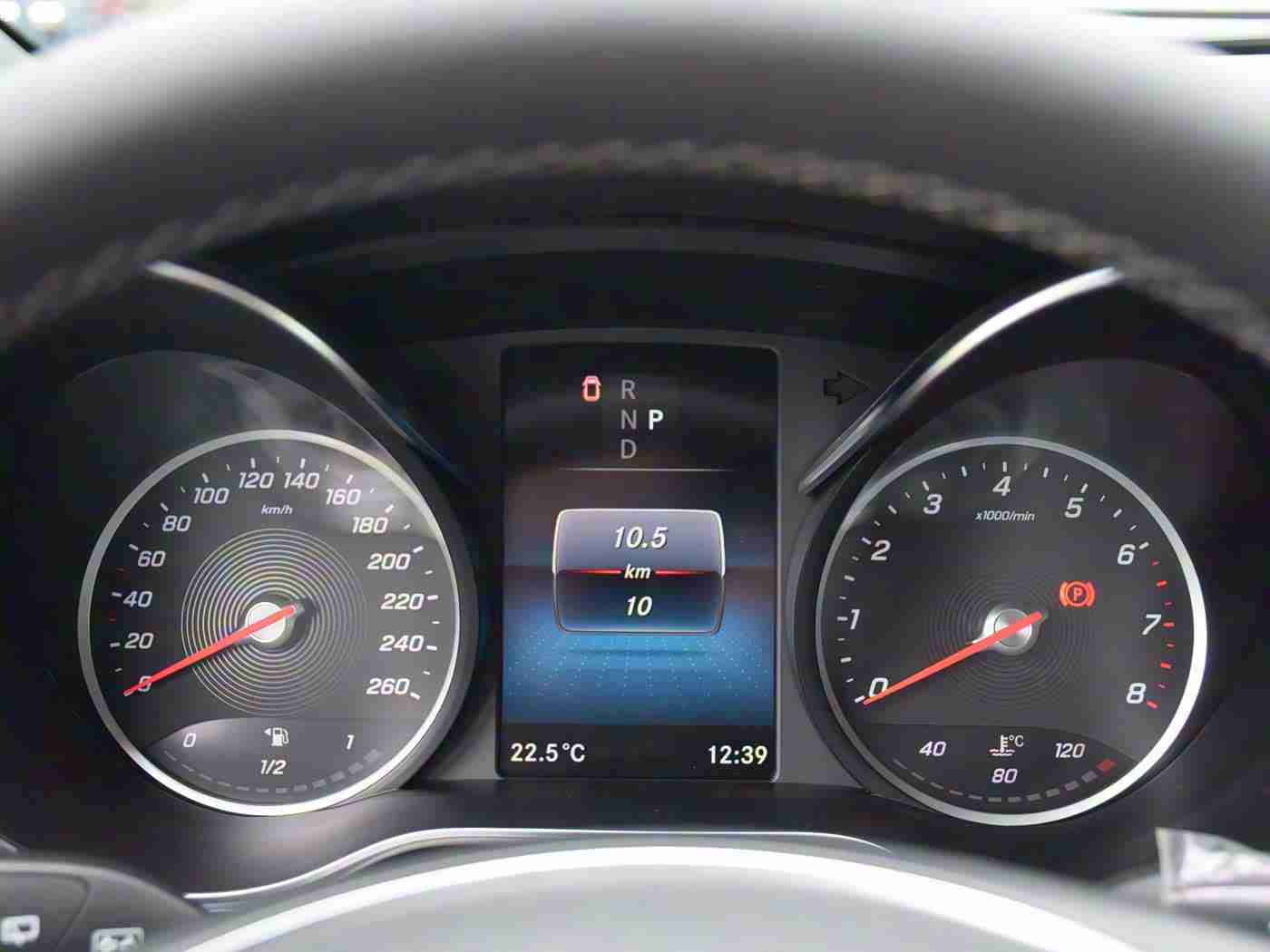 色多多视频app：科技赋能，汽车爱好者新天地：畅享智能驾驶、新能源与车联网盛宴-1