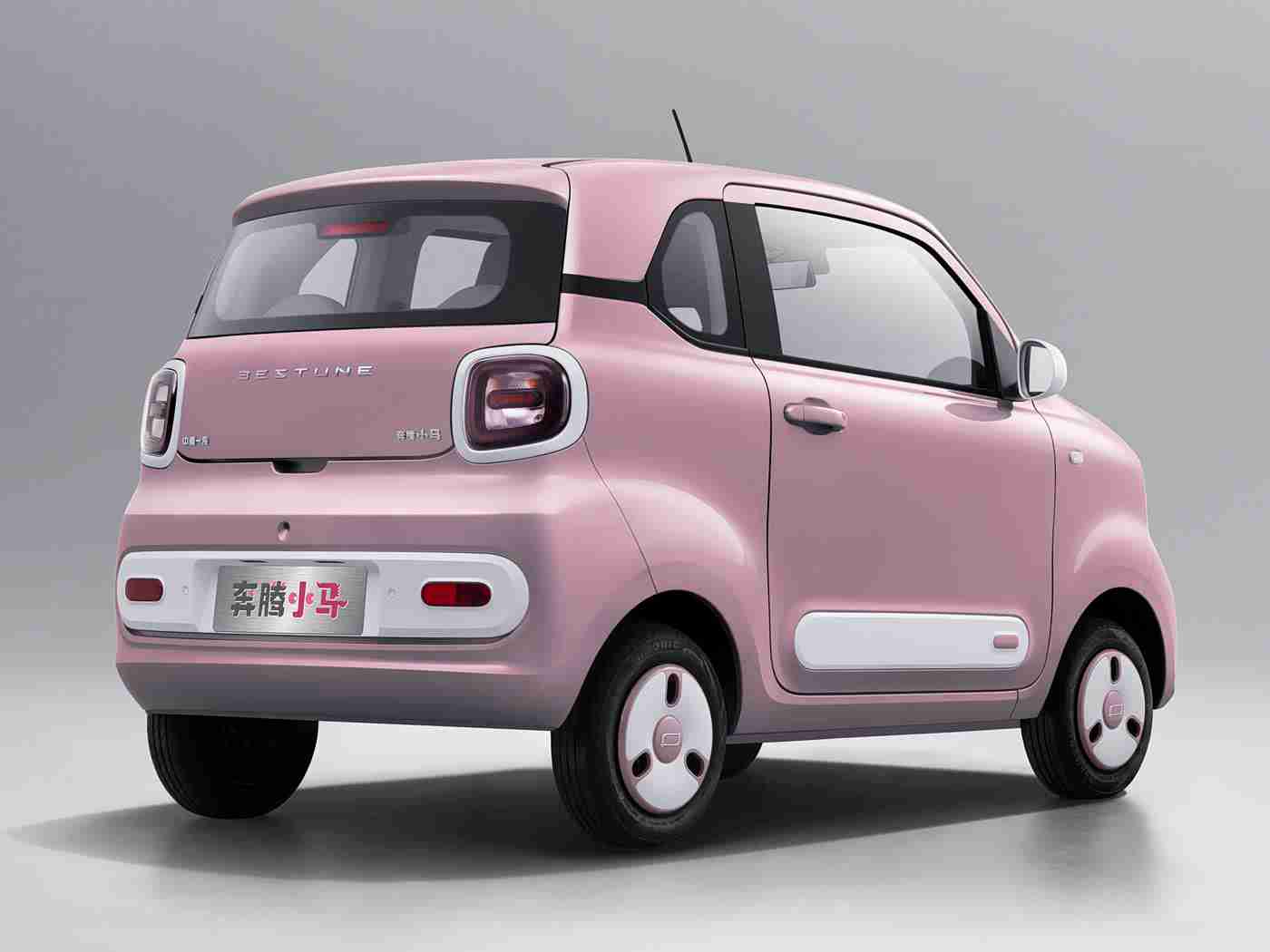 亚洲第一第二区：驰骋风云，双雄逐鹿：全新SUV与轿车引领市场潮流，共谱汽车新篇章-1