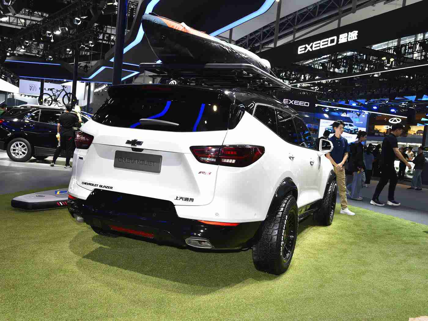 男生和女生一起差差的软件：“智能驾驶新风尚：个性化推荐引领未来出行体验”-3