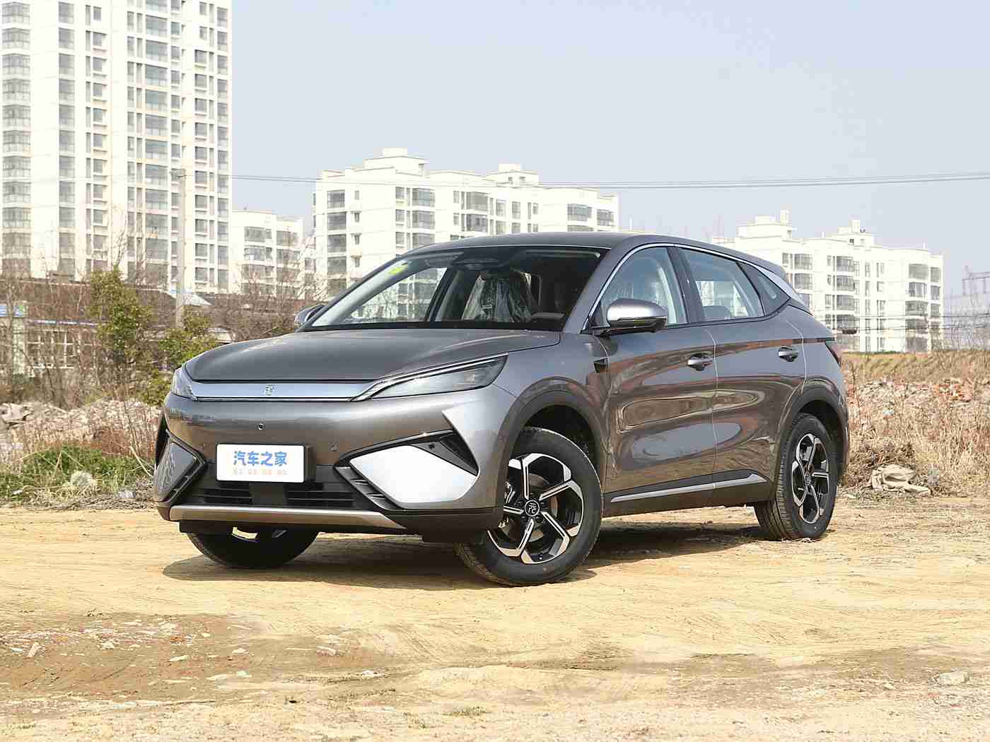 成人蜜桃：“独特设计+智能科技，环保先锋“成人蜜桃”新车型引领汽车市场潮流-2