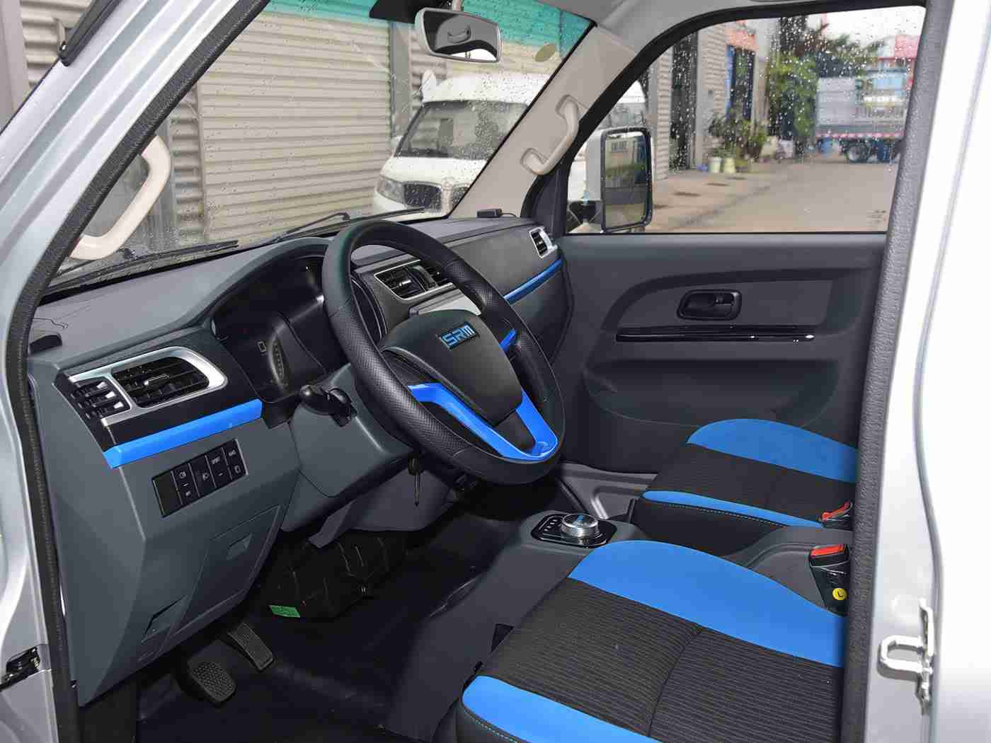 老师的大白兔：大白兔智驾新风尚，童年记忆环保启程-1