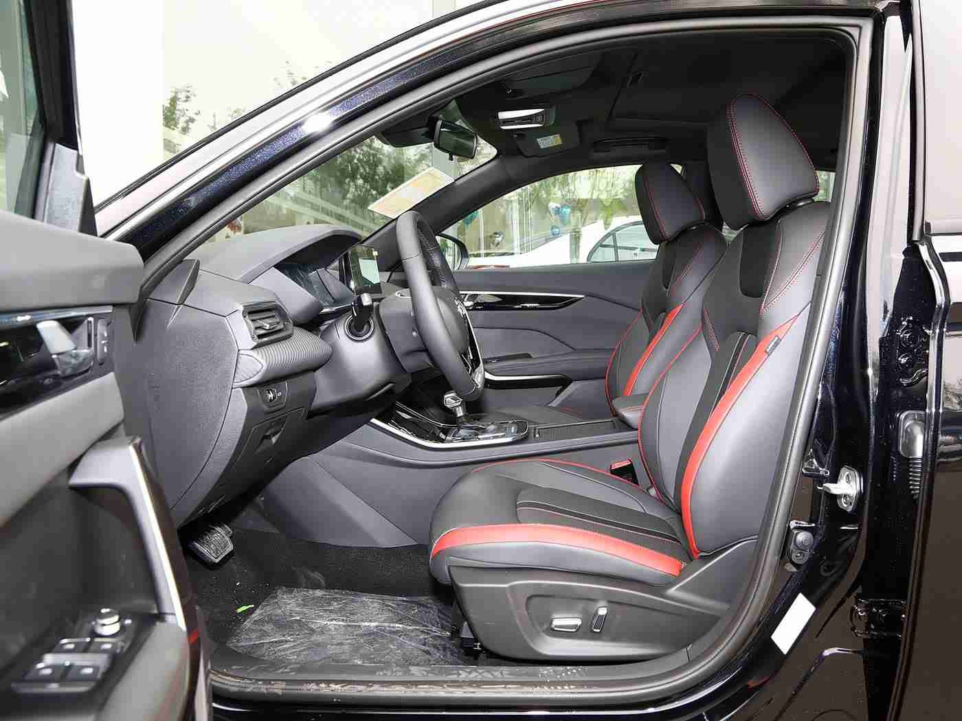 黄色入囗：时尚流线，绿色环保，国产新车型引领潮流，期待国际舞台绽放光彩-1