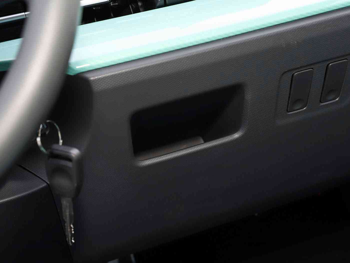 汤不热：新能源先锋，600公里续航，智享潮流，尊享无忧——电动汽车新风尚-1