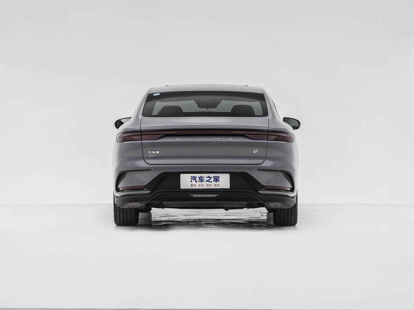 最好看的中文2019年：流光溢彩，驾驭未来：2019豪华轿跑，引领潮流新风尚-3