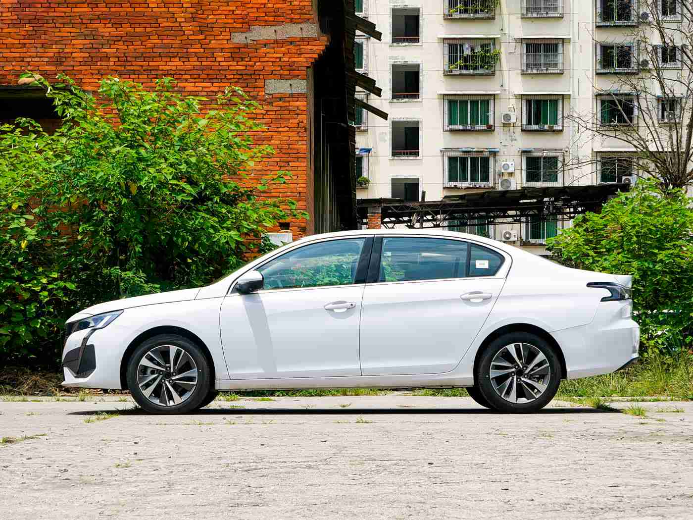 黄的软件:智行新纪元,云端护航,创新科技引领未来驾驶体验-1