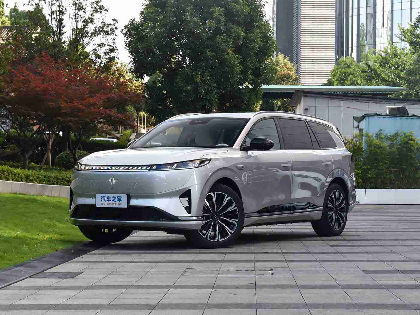 麻花传MDR国语免费：“麻花传新车型惊艳亮相：免费升级MDR系统，驾享尊贵体验，性能与安全兼备”-3