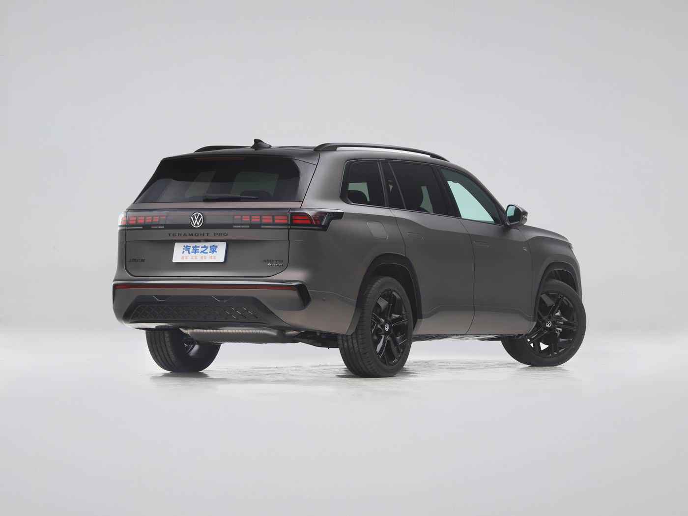 少妇被按摩师摸高潮了：“智能按摩座椅惊艳亮相，新型汽车舒适体验令人惊叹，科技革新驾驶新境界”-5