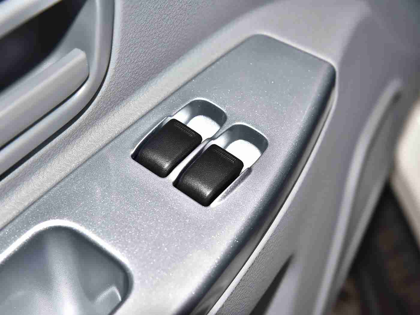 老婆同意了别人轮流联系我：汽车情缘：跨界交流，共筑绿色出行梦想-1