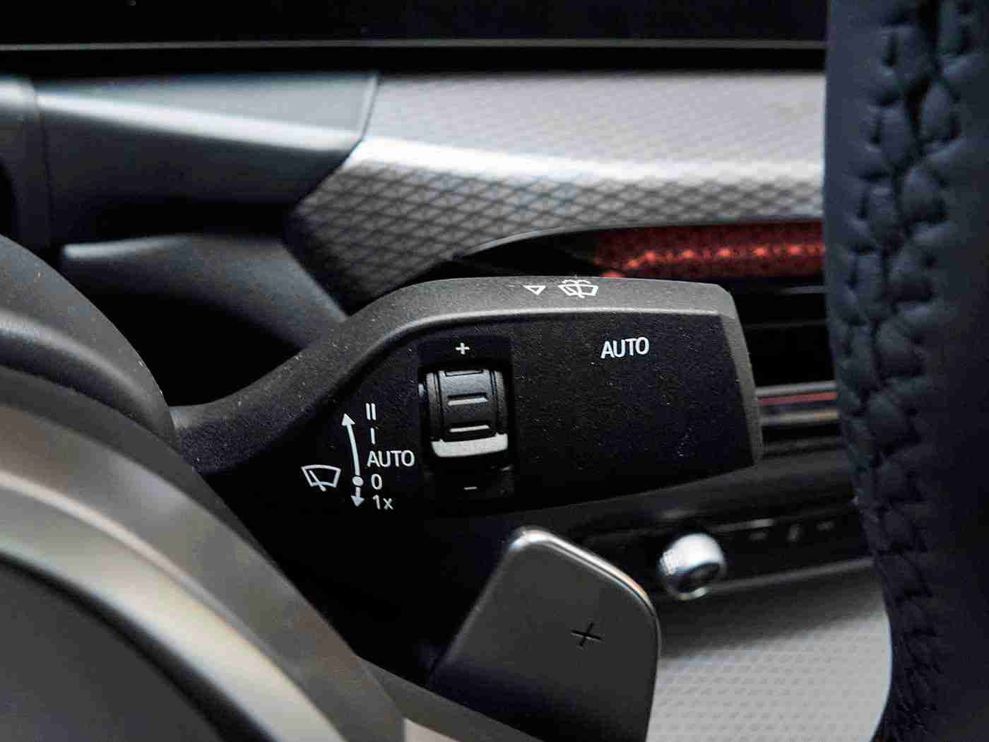 2019年最好看的中文：比亚迪汉：惊艳亮相，新能源汽车市场新宠，引领未来潮流-4