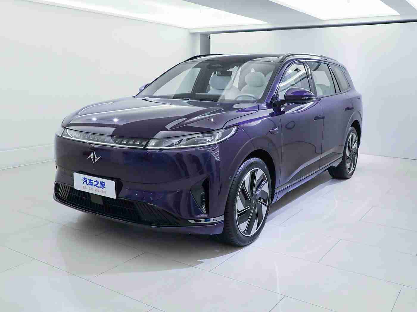 亚洲狼人综合干：亚洲狼人独领风骚，高性能豪华配置引领市场潮流-4