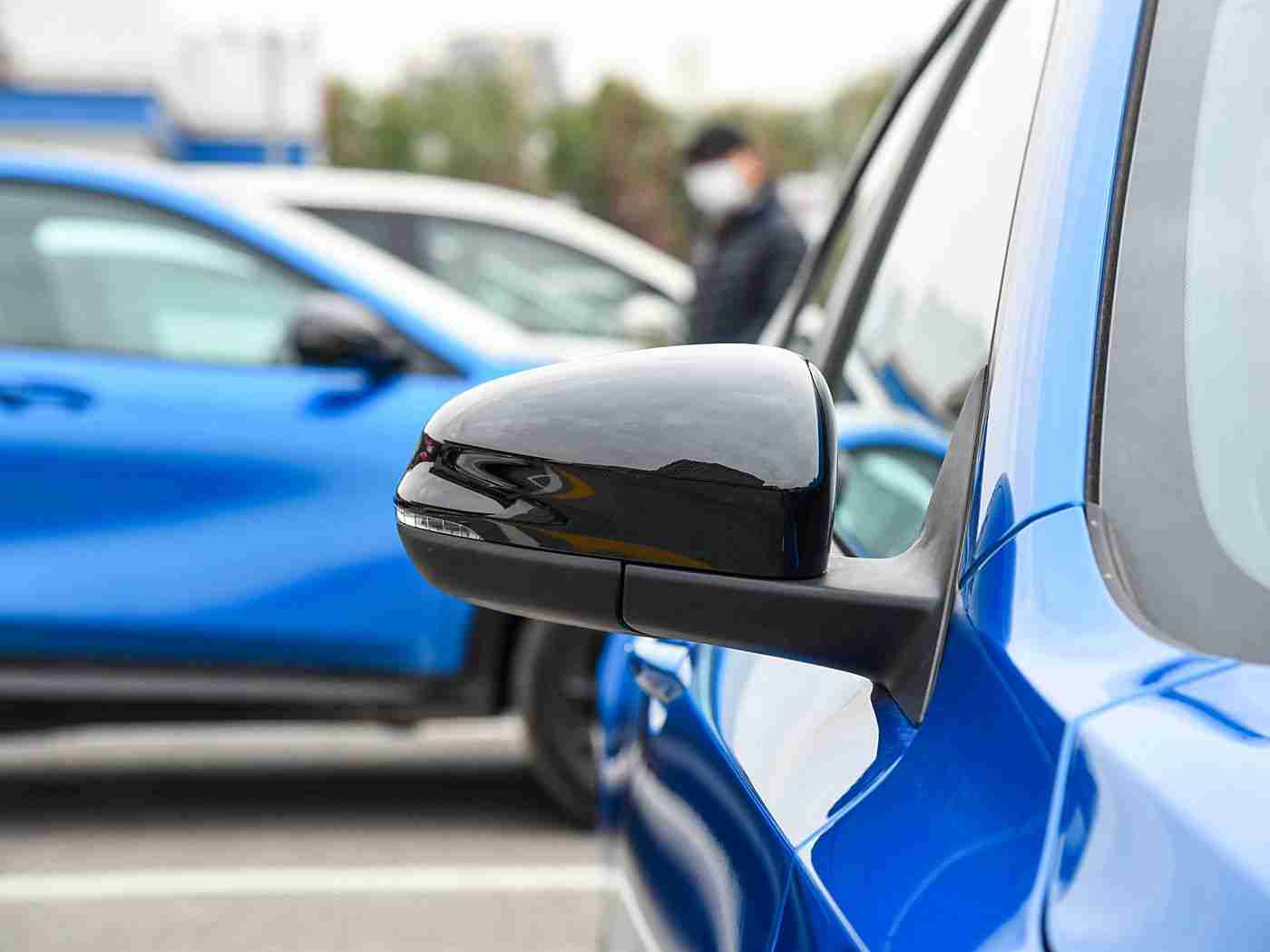 男生和女生搓搓搓：时尚跨界，男女共舞，驾驭未来新篇章-3