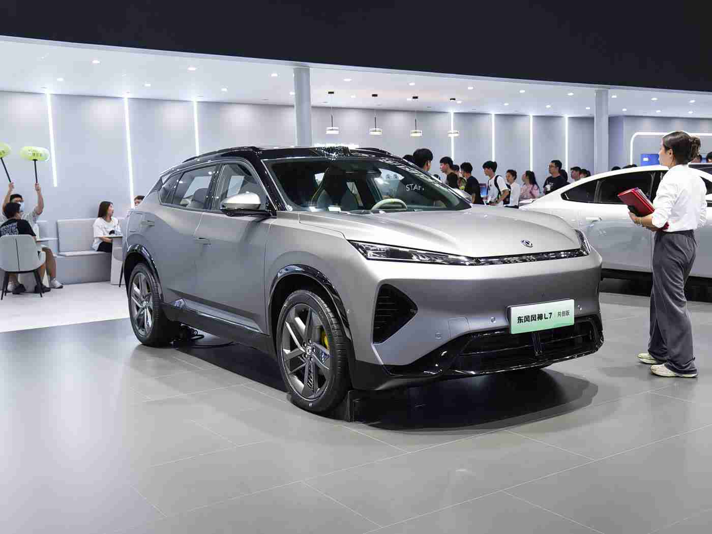 红桃视频网址：智动先锋，环保续航，引领新潮流新能源汽车惊艳登场-3